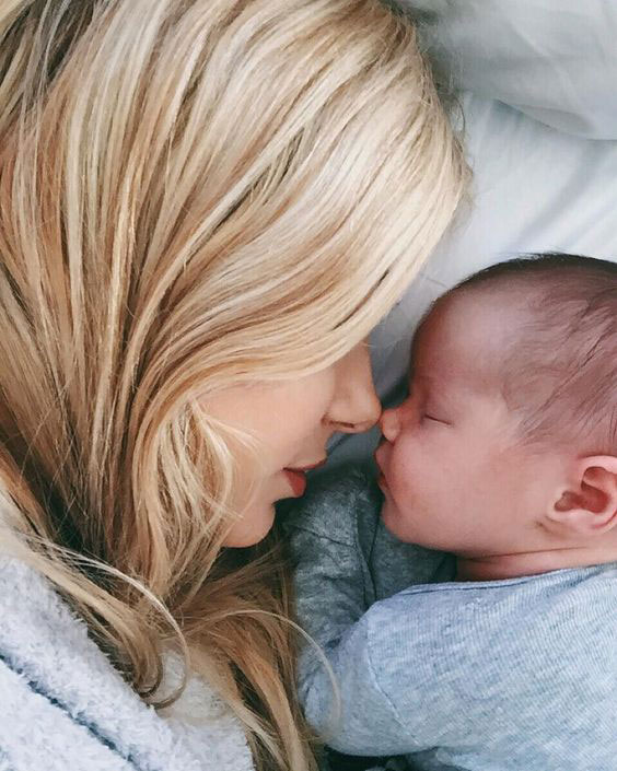  عکس مادرانه با نوزاد