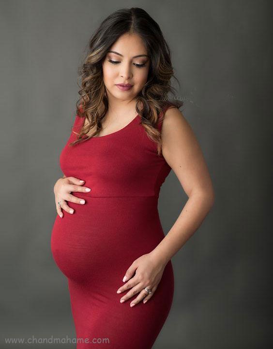 ژست عکس بارداری با لباس مجلسی - چندماهمه