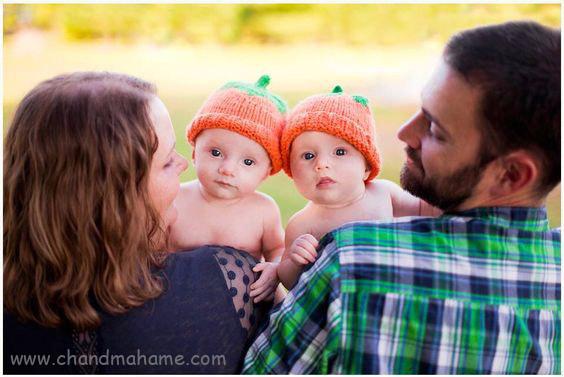 عکاسی از نوزاد دوقلو با پدر و مادر - چندماهمه