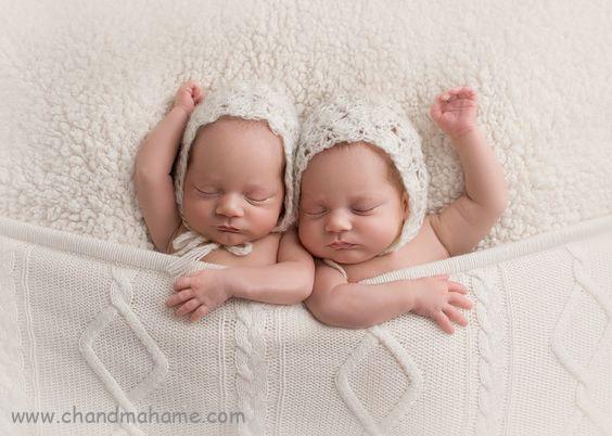 عکاسی از نوزادان دوقلو در منزل در حالت خواب - چندماهمه