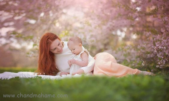 ژست عکس مادر و کودک در فضای باز و بهار - چندماهمه
