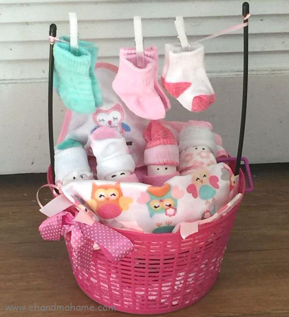 عکس تزیین لباس نوزاد برای جشن سیسمونی - چندماهمه