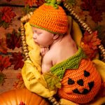 عکس هالووین برای ماهگرد نوزاد