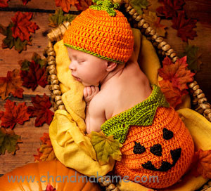 عکس هالووین برای ماهگرد نوزاد
