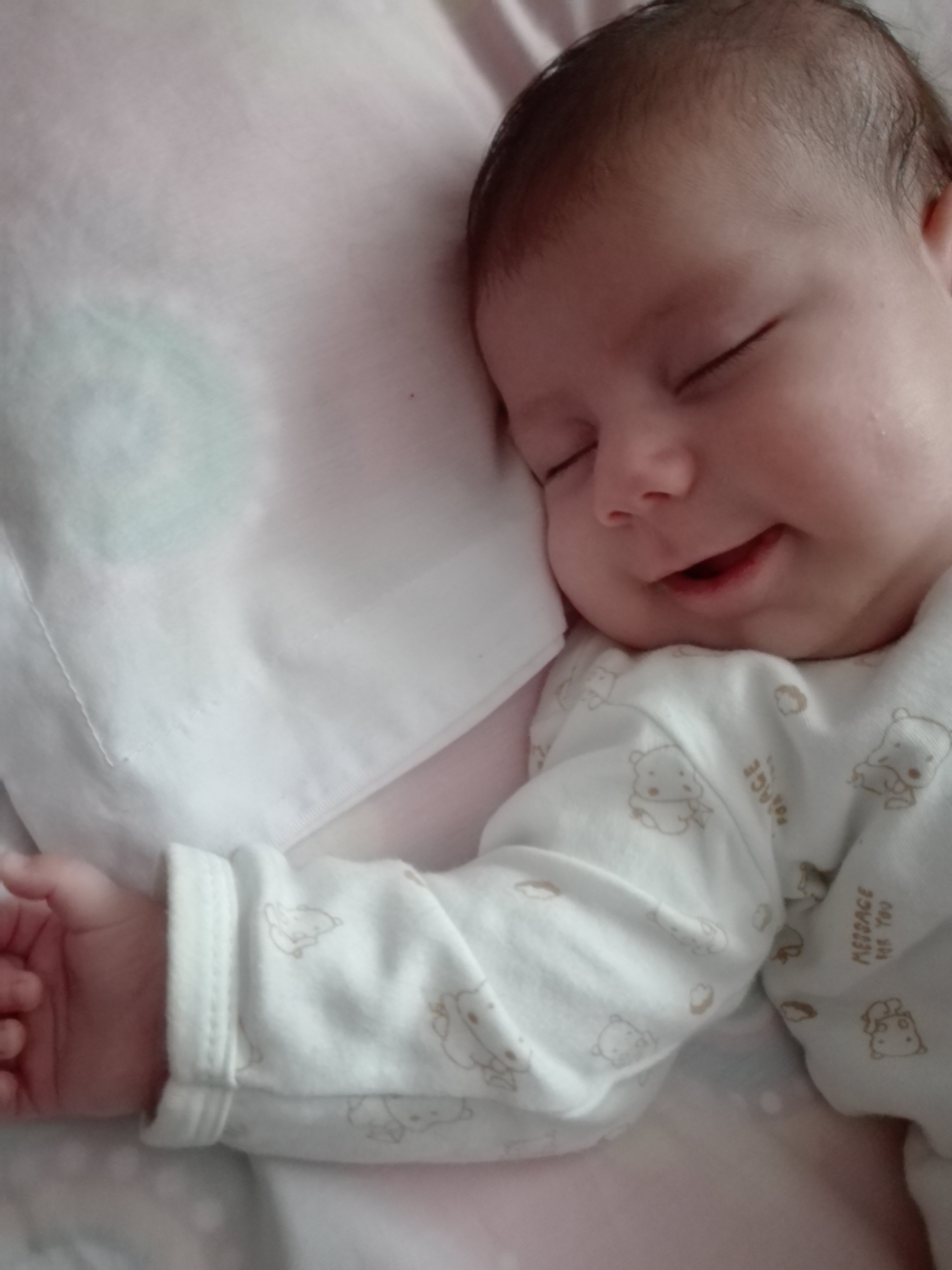 یک ماهگی نوزاد مایسا کرمیان