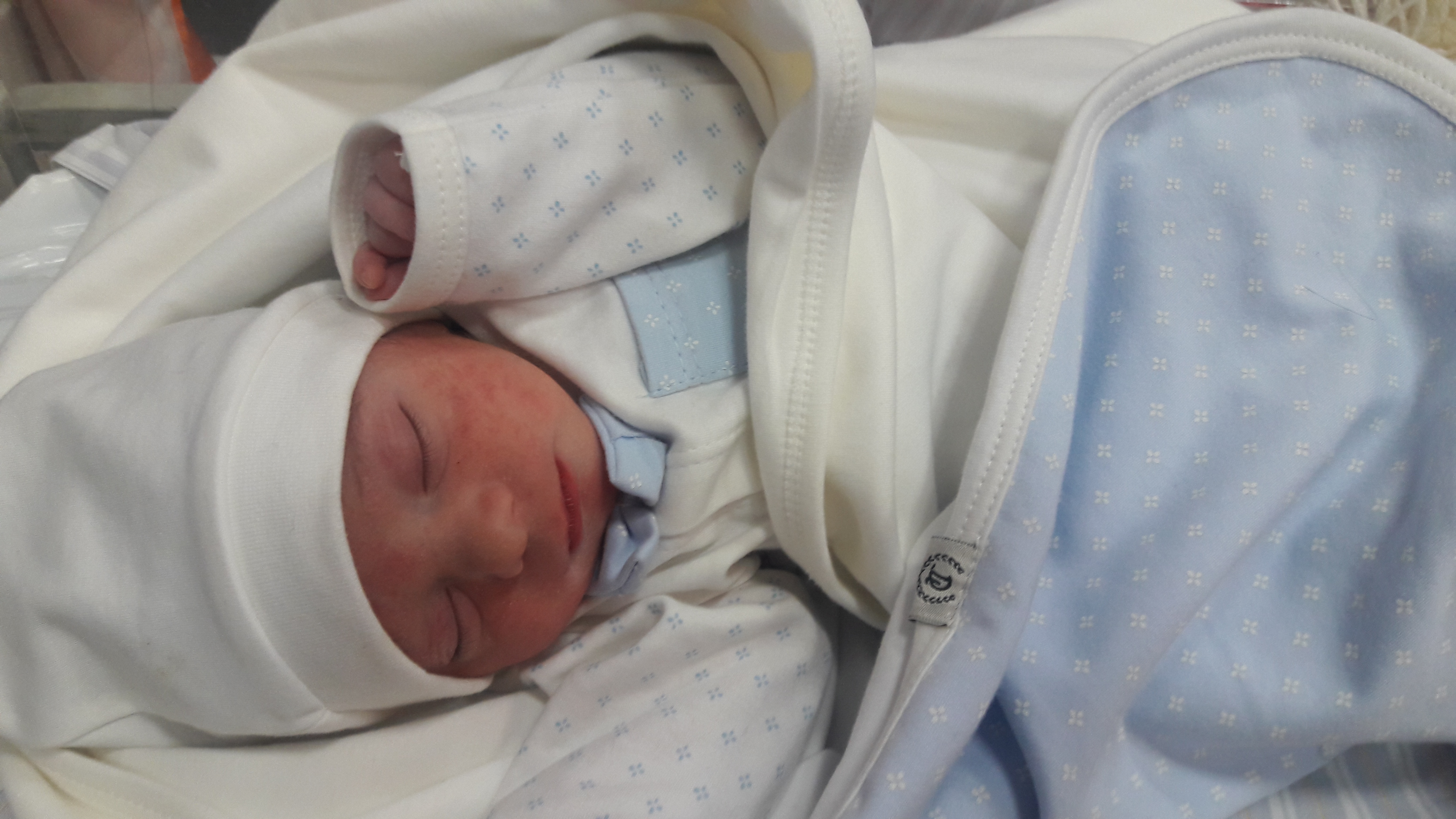 یک ماهگی نوزاد امیرعلی رضایی