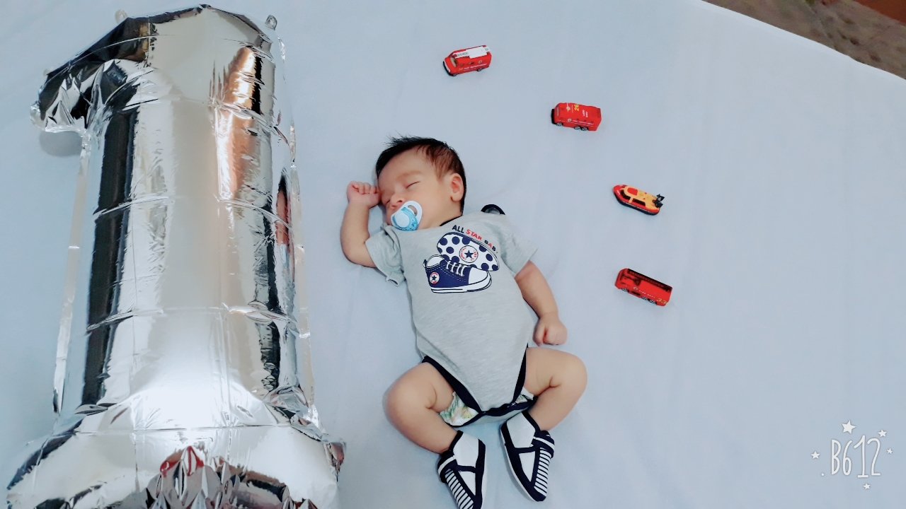 یک ماهگی نوزاد حسین ابوعلی