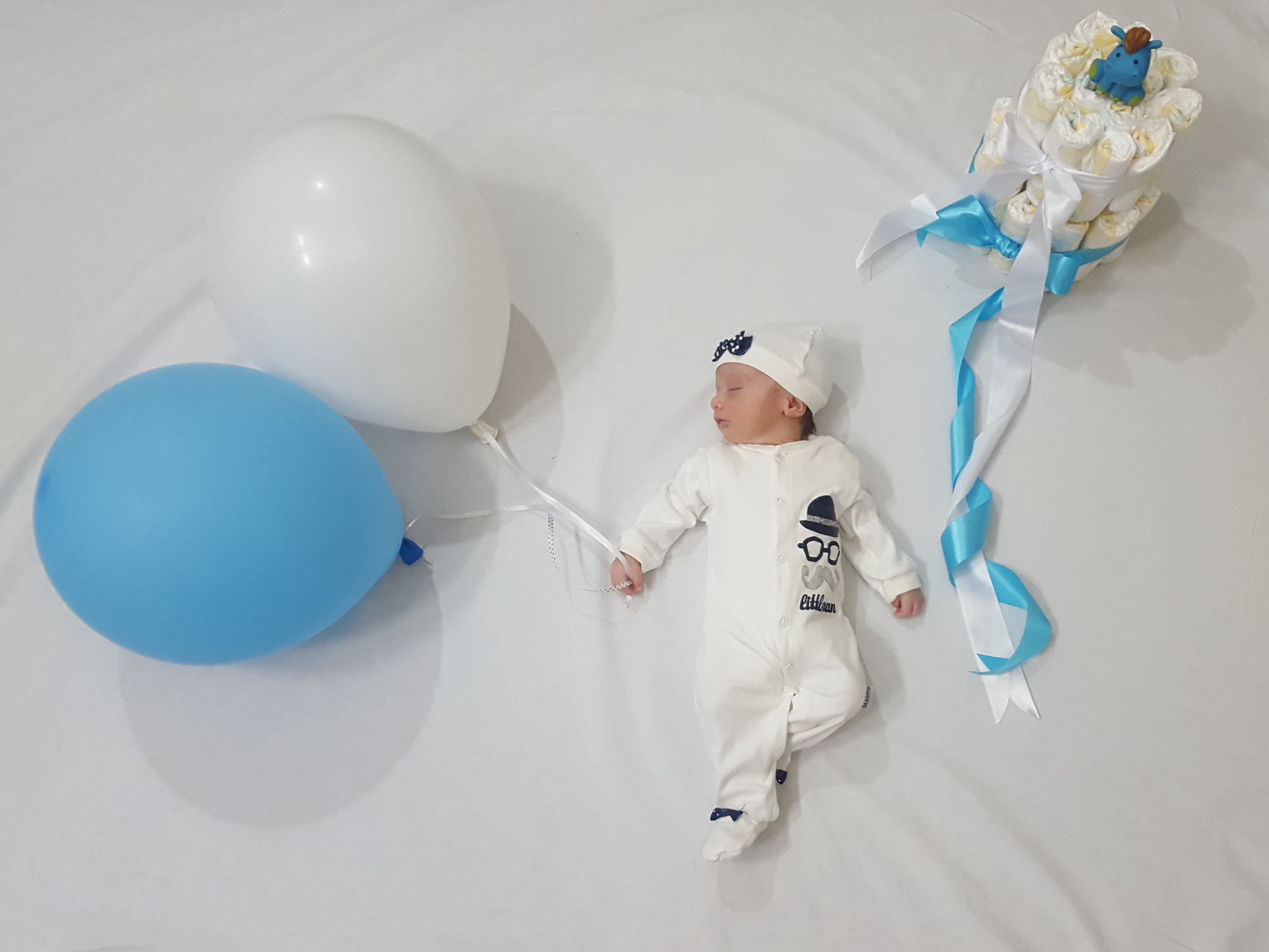 ماه اول راستین درویشی