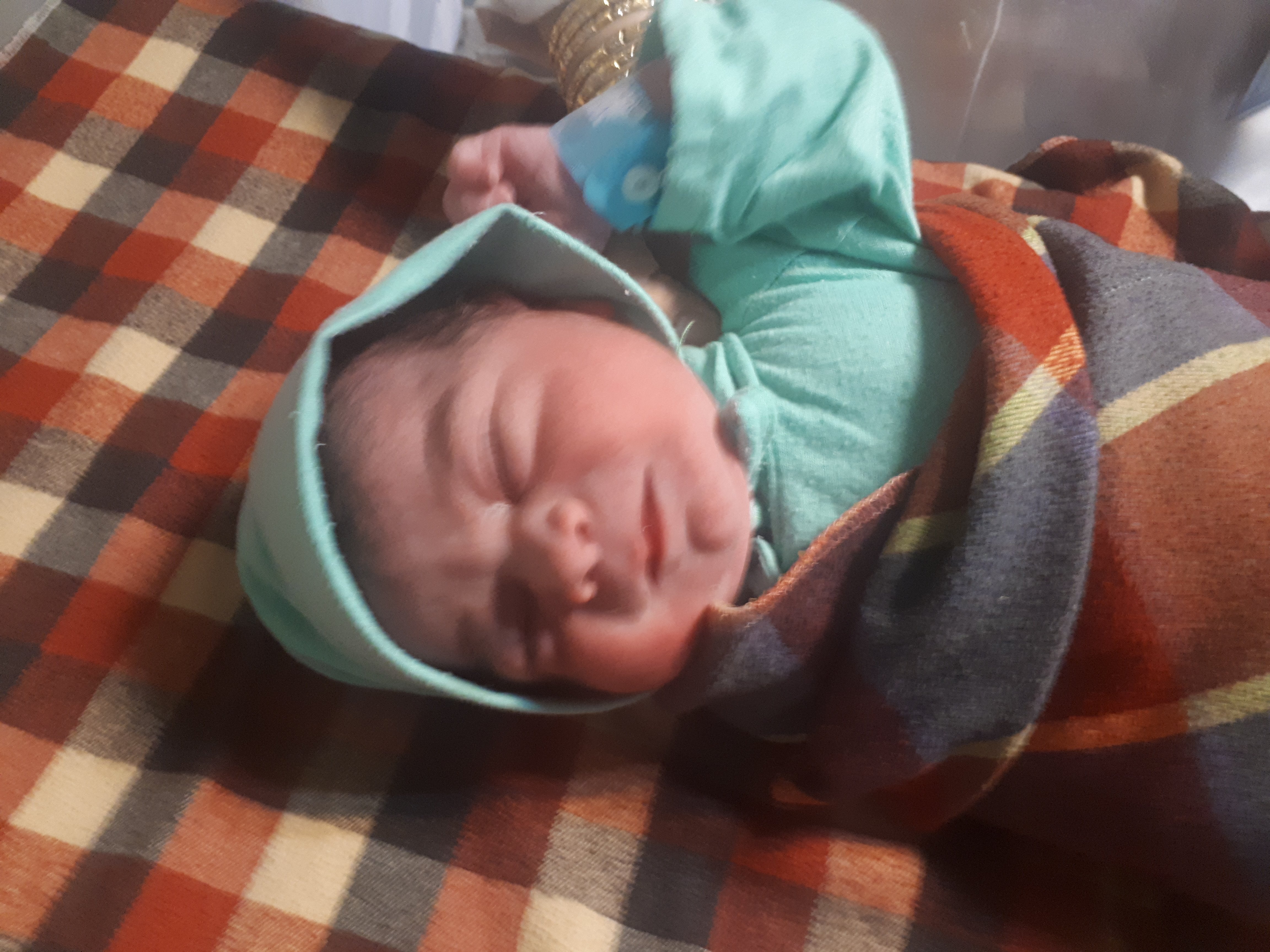 متولد شدن نوزاد اقا طاها قدیری