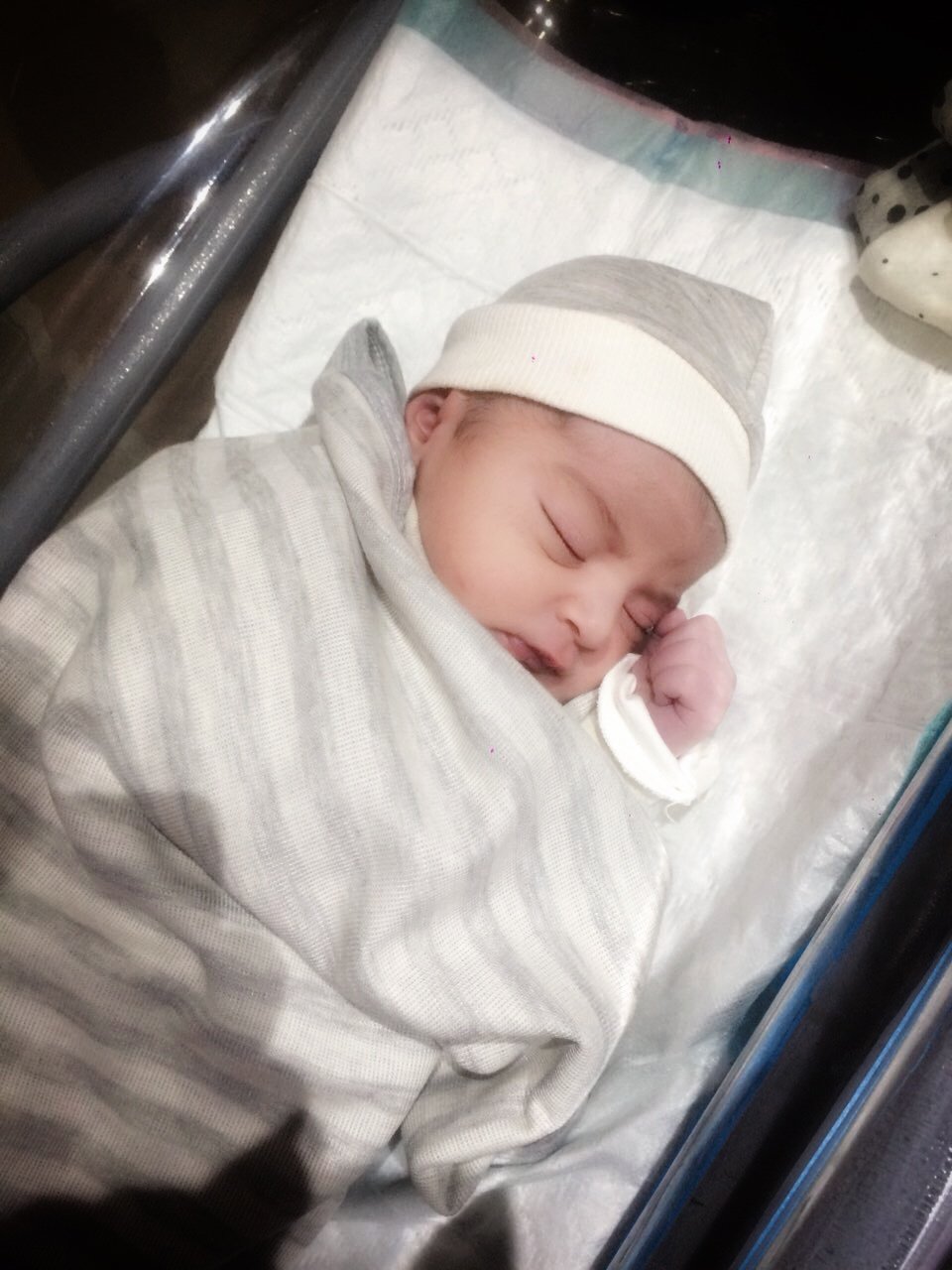 متولد شدن نوزاد سام نصیری