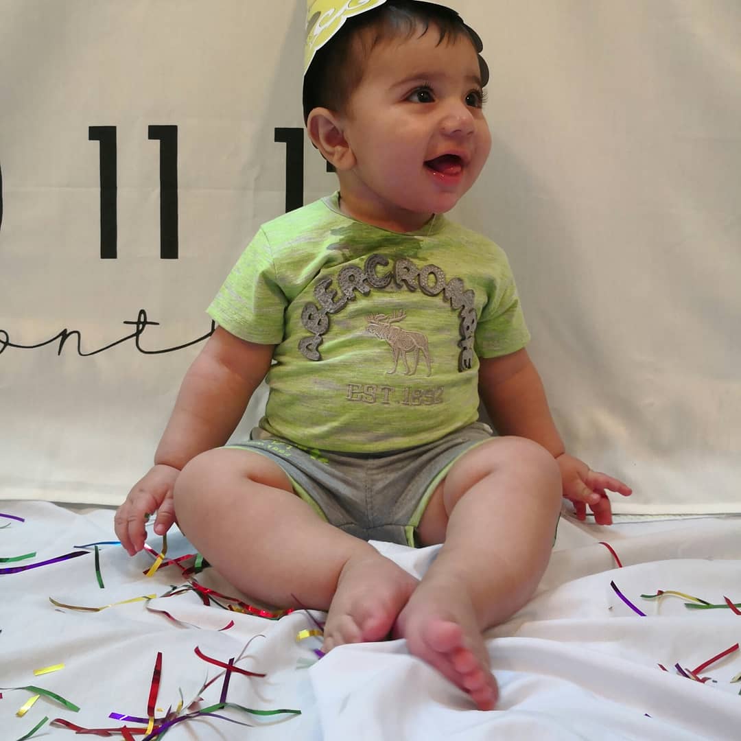 اولین نشستن نوزاد آراد یارالهی