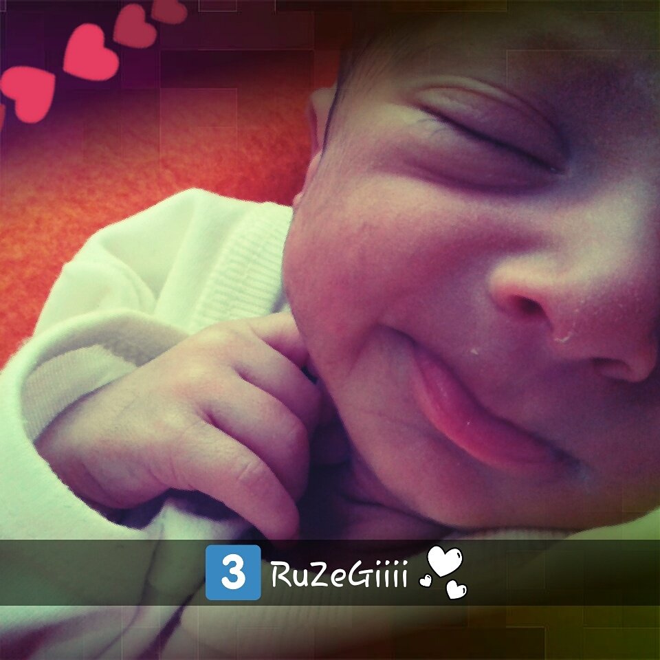 اولین خنده نوزاد سید ماهان موسوی