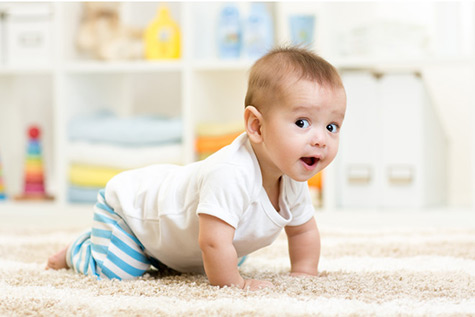 تصویر رشد نوزاد در 11 ماه و 4 هفتگی : ترک پستانک