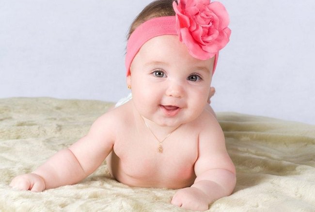 تصویر رشد نوزاد در 7 هفتگی : چشم‌ها می‌توانند اشیا را پردازش کنند