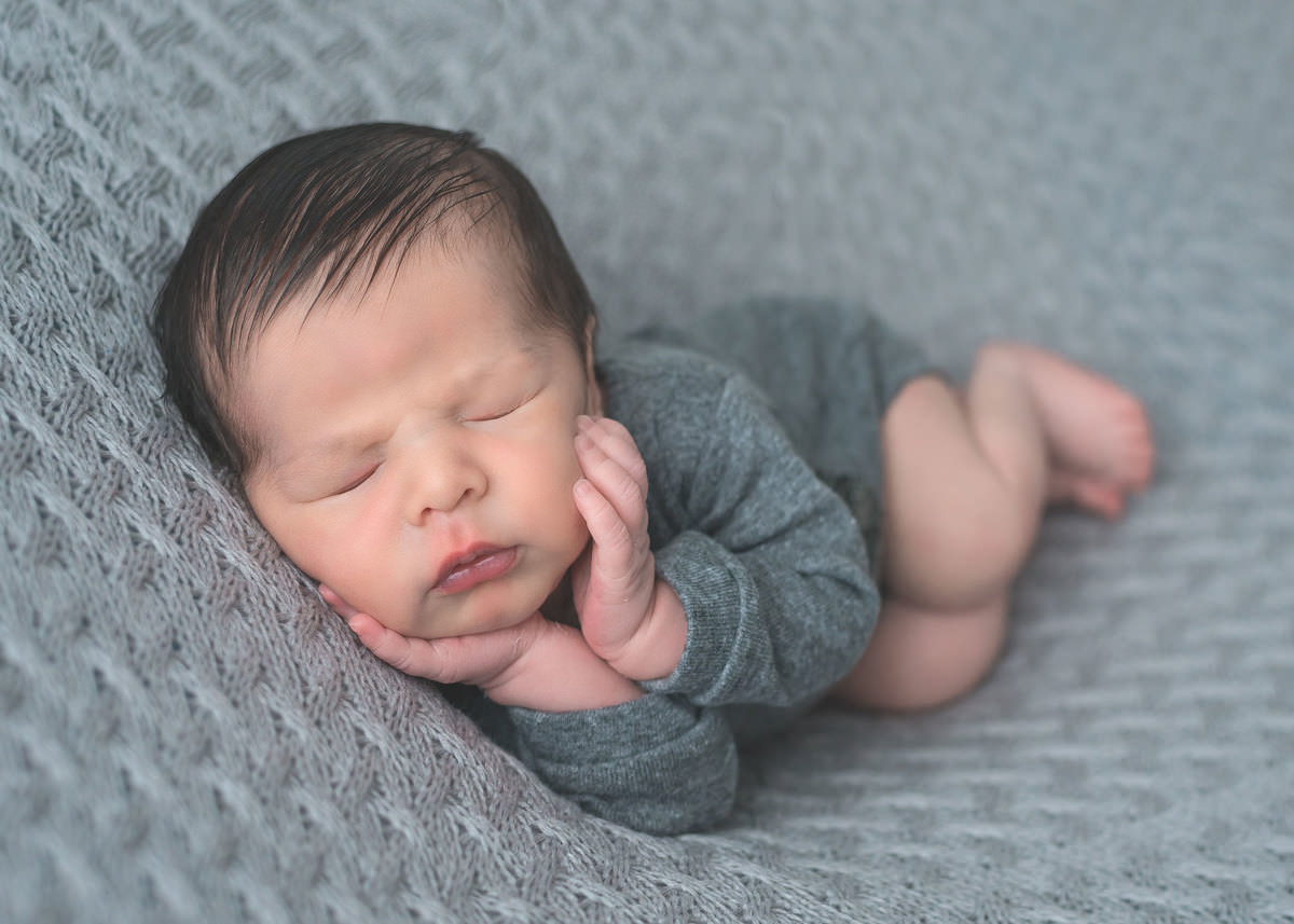 تصویر رشد نوزاد در 5 هفتگی : نوزاد و خواب آلودگی