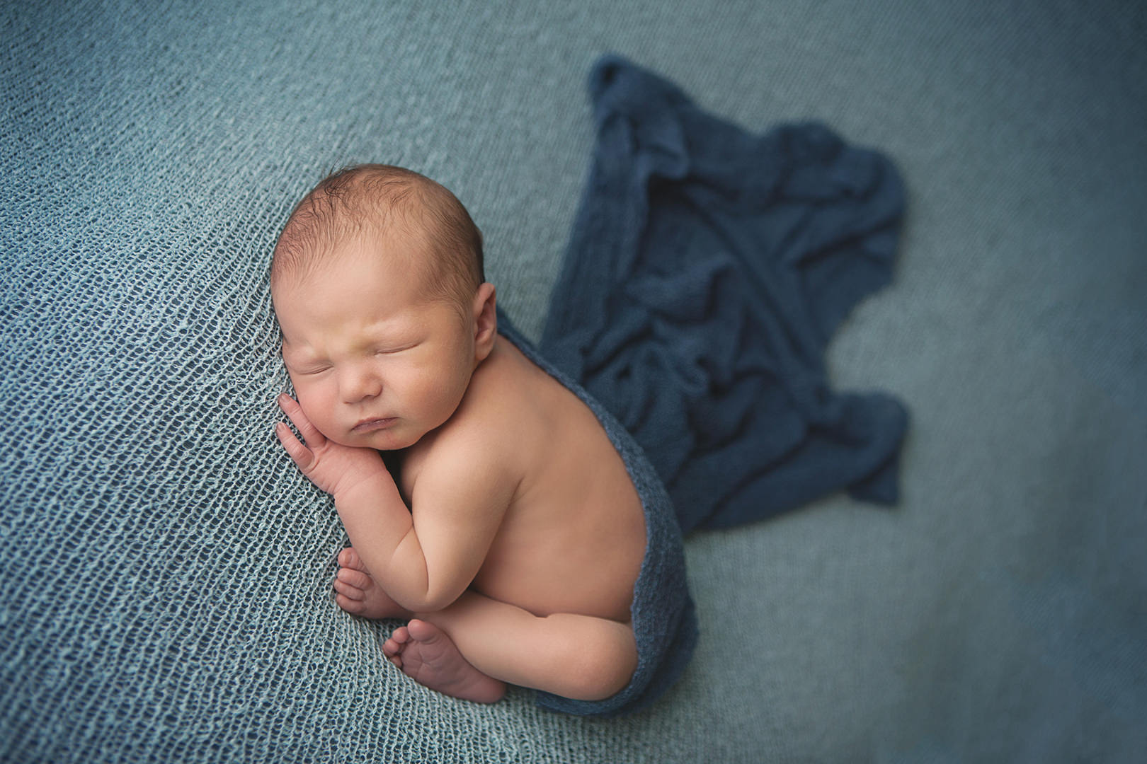 تصویر رشد نوزاد در 2 ماه و 2 هفتگی : خوابیدن برای مدت زمان طولانی