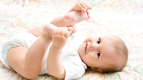 تصویر رشد نوزاد در 6 ماه و 1 هفتگی : درون پوشک نوزاد