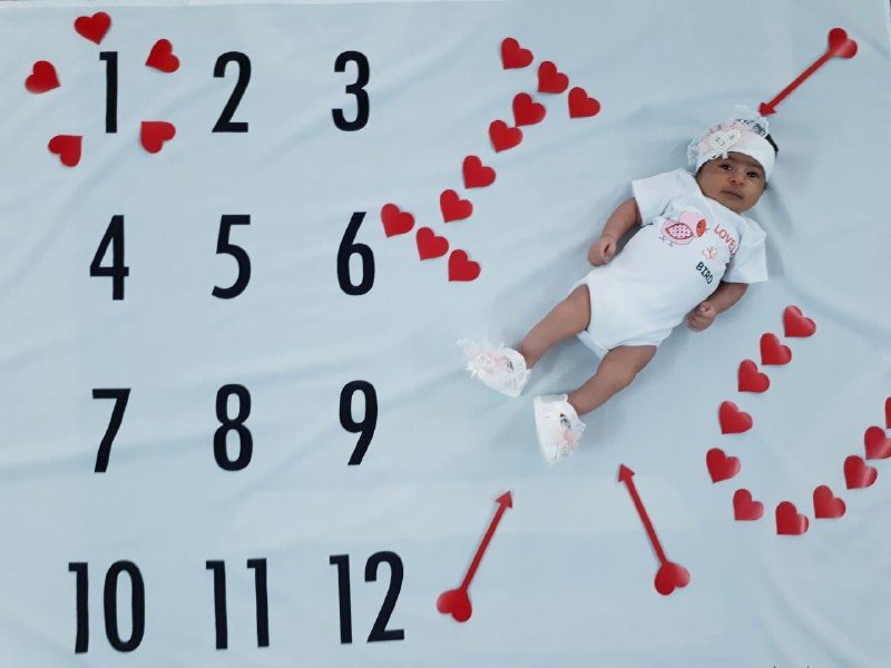 پارچه ماهگرد نوزاد طرح کلاسیک هیراد پورعسگری