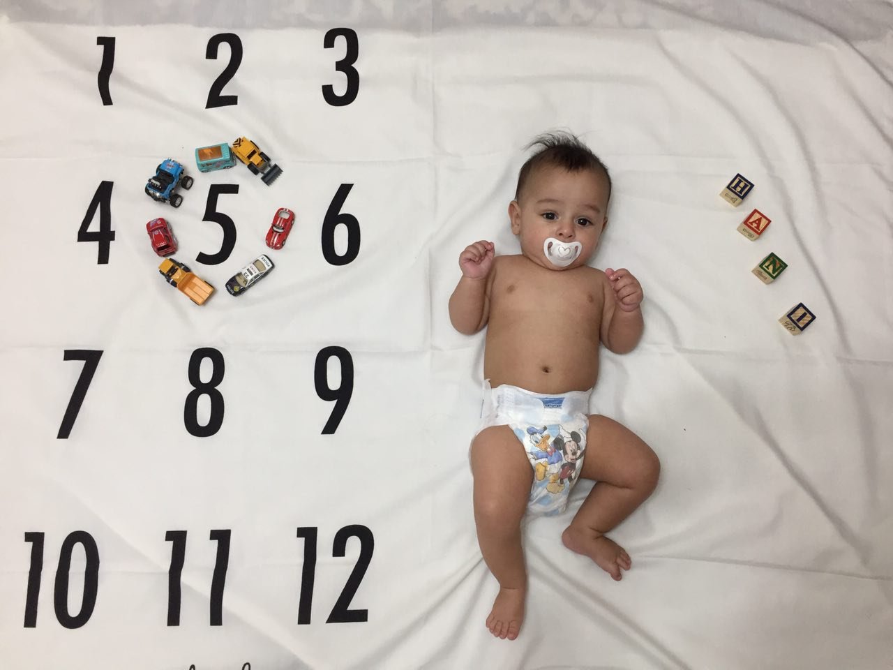 پارچه ماهگرد نوزاد طرح کلاسیک هیراد پورعسگری