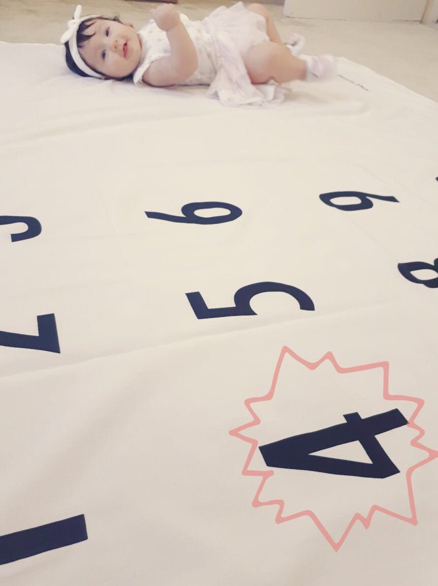 پارچه ماهگرد نوزاد طرح کلاسیک هیراد پورعسگری