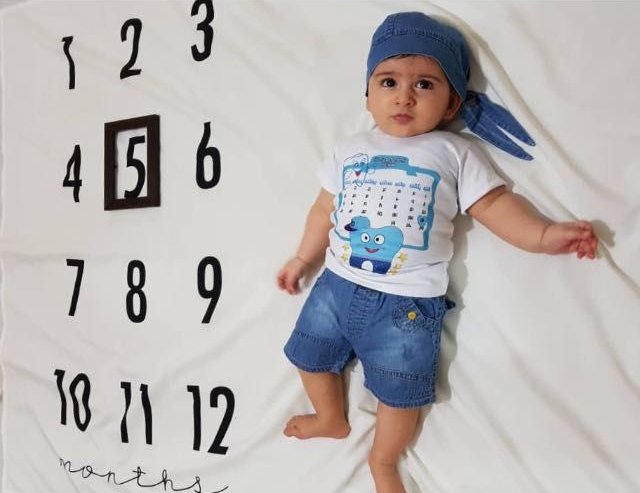 پارچه ماهگرد نوزاد طرح کلاسیک هیراد پورعسگری