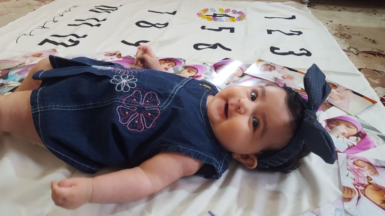 پارچه ماهگرد نوزاد طرح کلاسیک هیراد پورعسگری