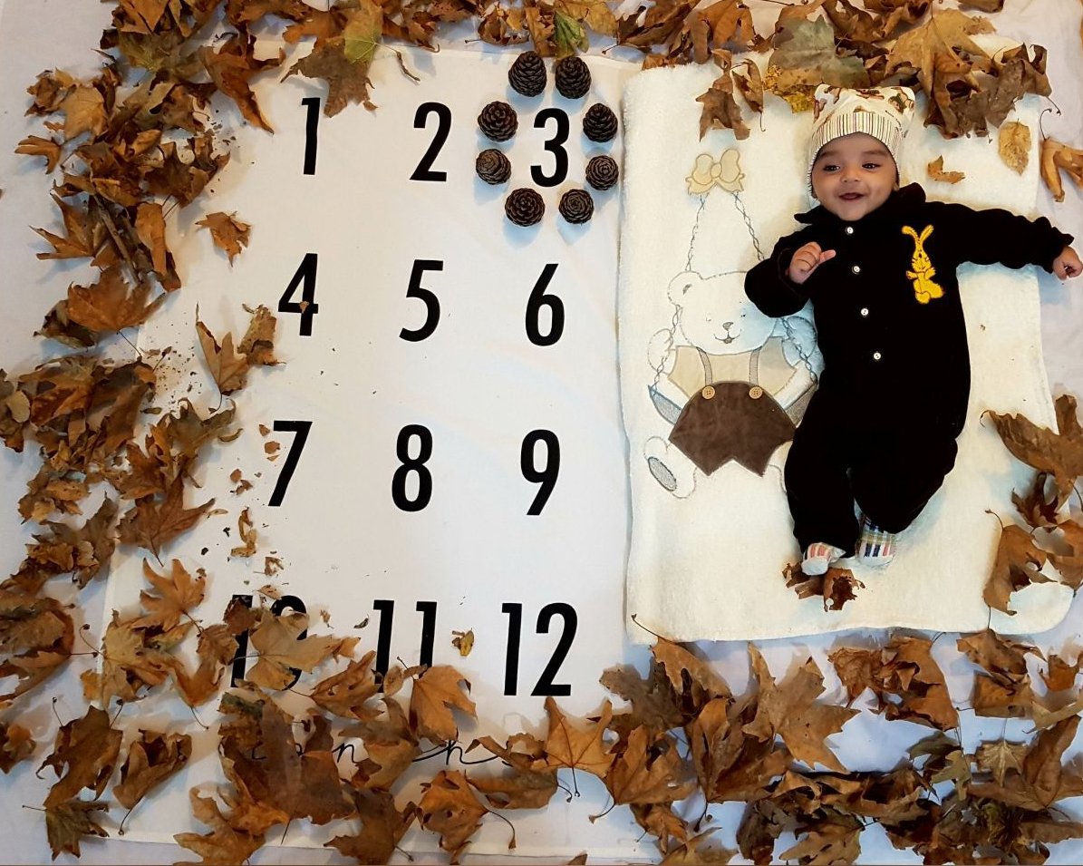 پارچه ماهگرد نوزاد طرح کلاسیک هیراد پورعسگری