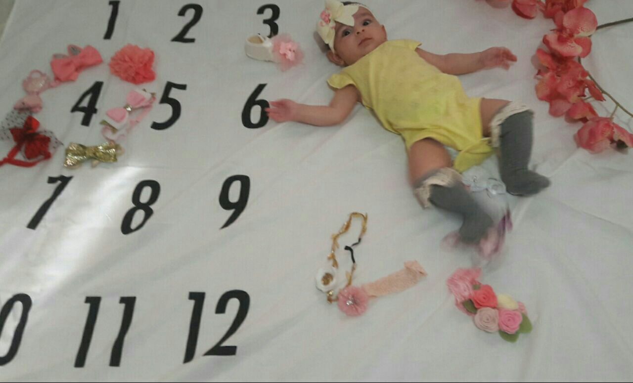 پارچه ماهگرد نوزاد طرح کلاسیک هیراد پورعسگری