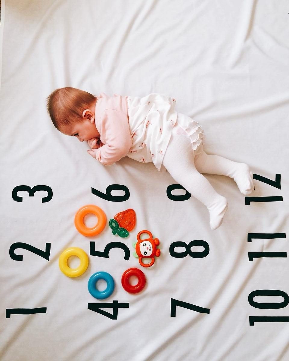 پارچه ماهگرد نوزاد طرح کلاسیک هیراد پورعسگری