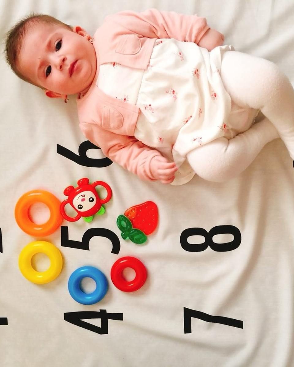 پارچه ماهگرد نوزاد طرح کلاسیک هیراد پورعسگری