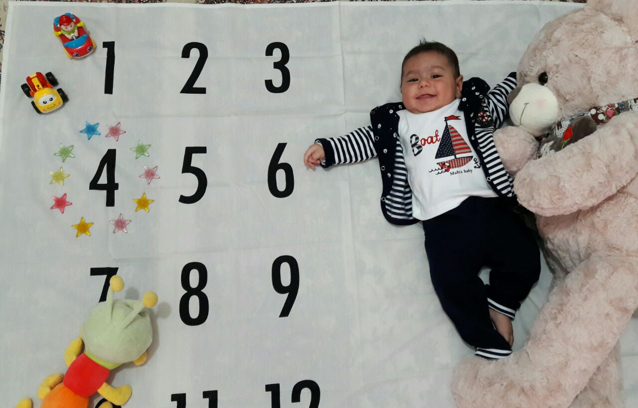 چهار ماهگی نوزاد هیراد پورعسگری