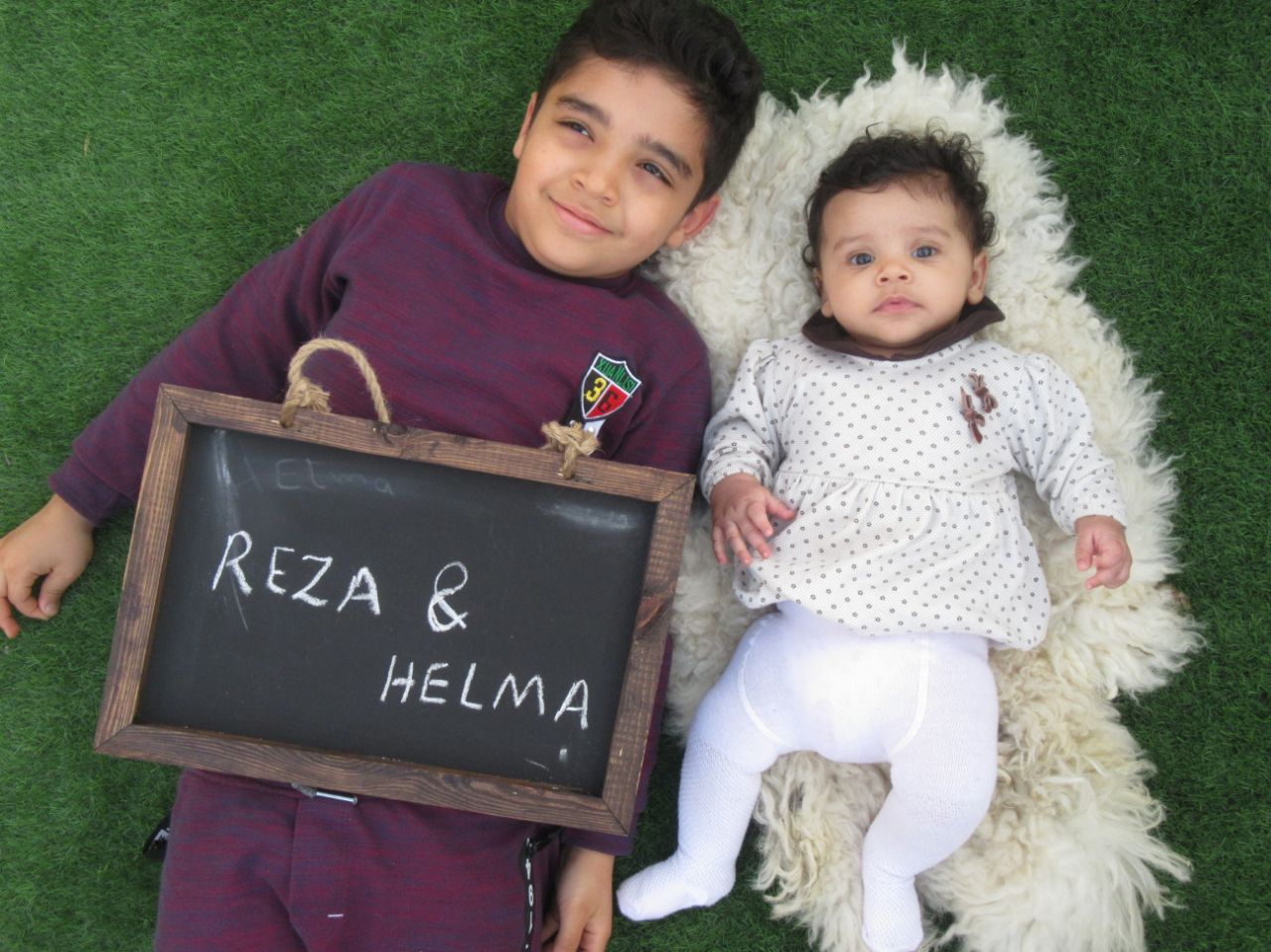 عکس نوزاد با برادر هیراد پورعسگری