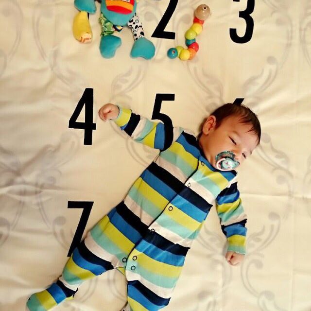 پارچه ماهگرد نوزاد طرح کلاسیک هیراد پورعسگری