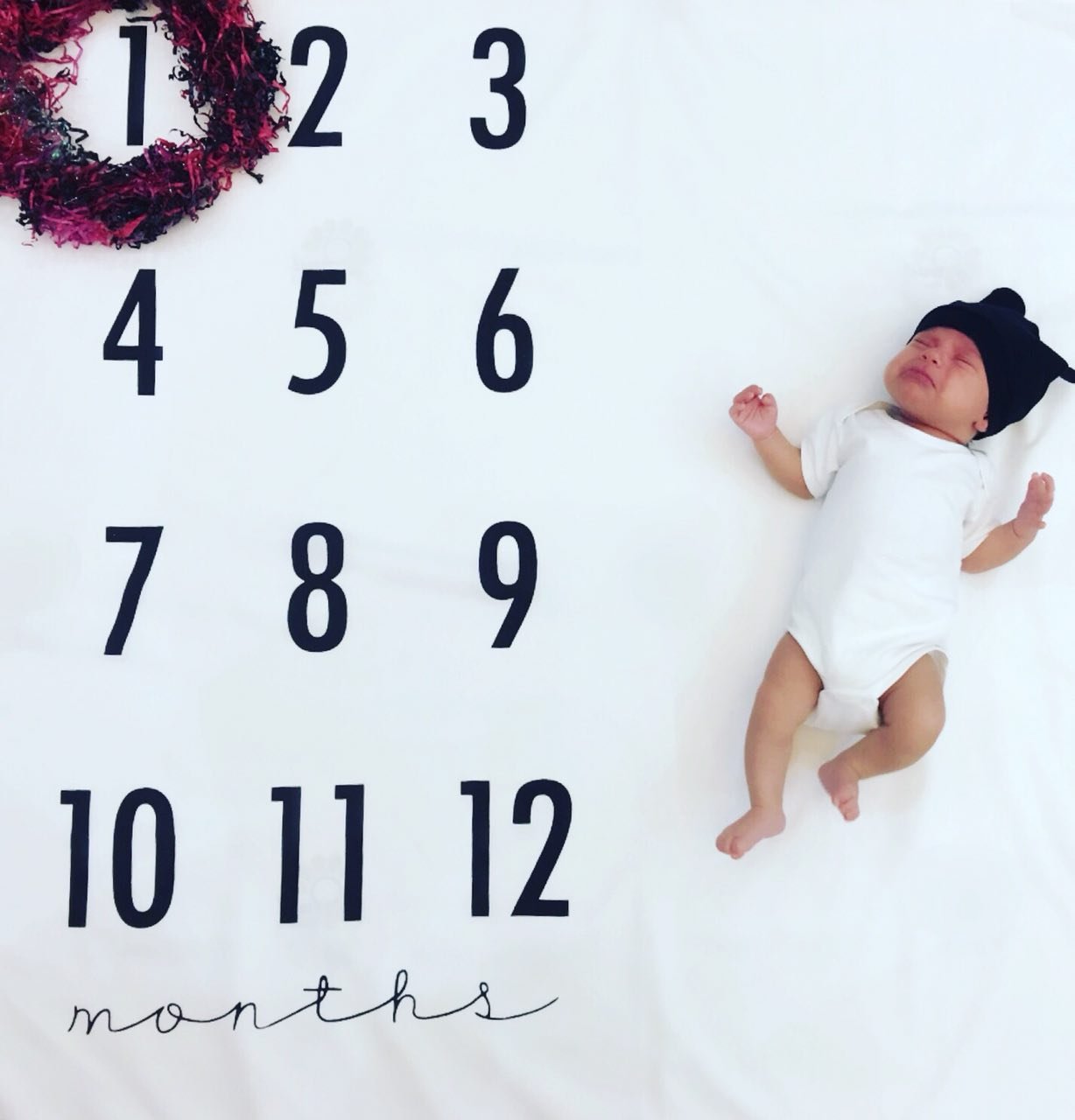 پارچه ماهگرد نوزاد طرح کلاسیک هیراد پورعسگری