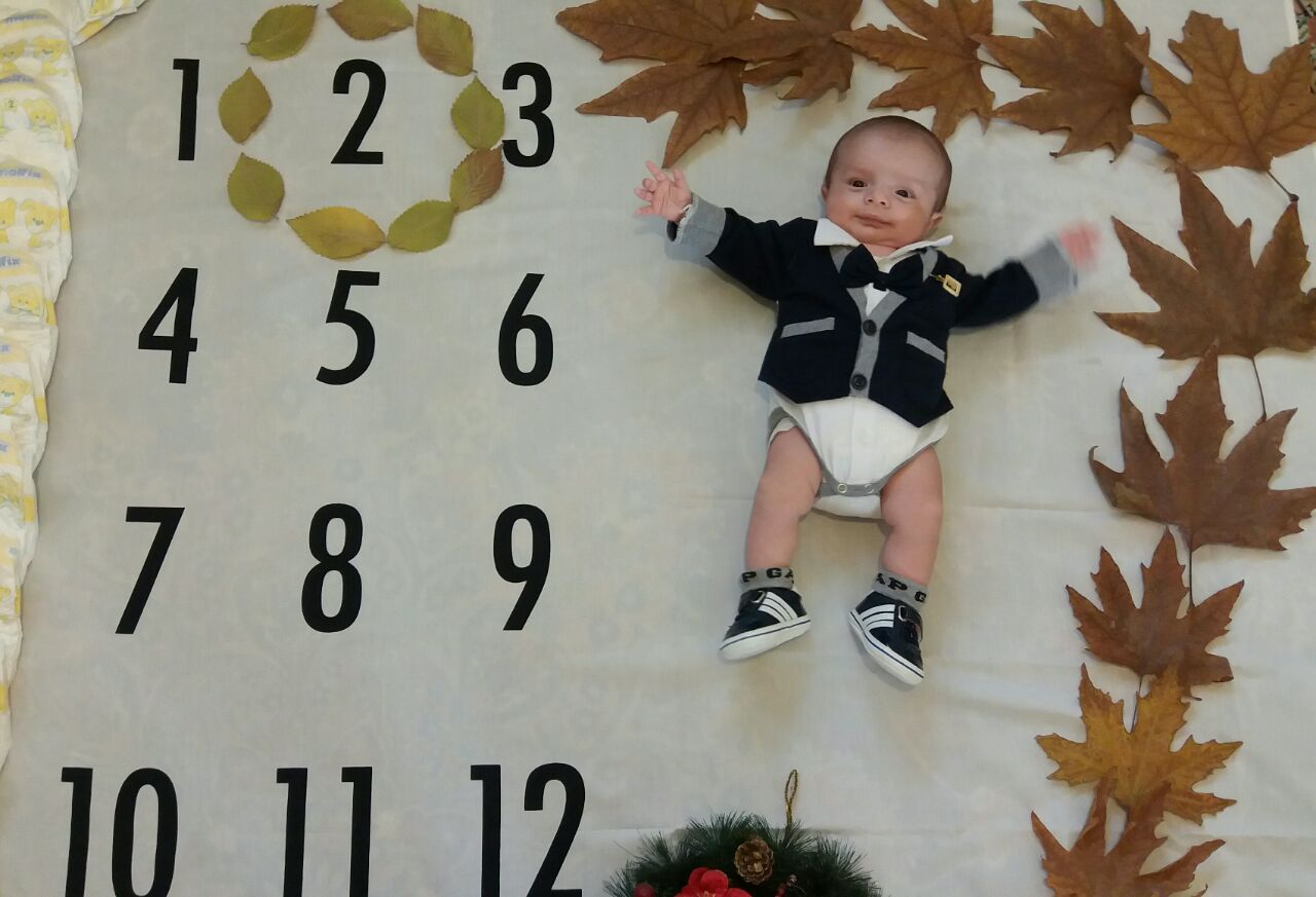 پارچه ماهگرد نوزاد طرح کلاسیک هیراد پورعسگری