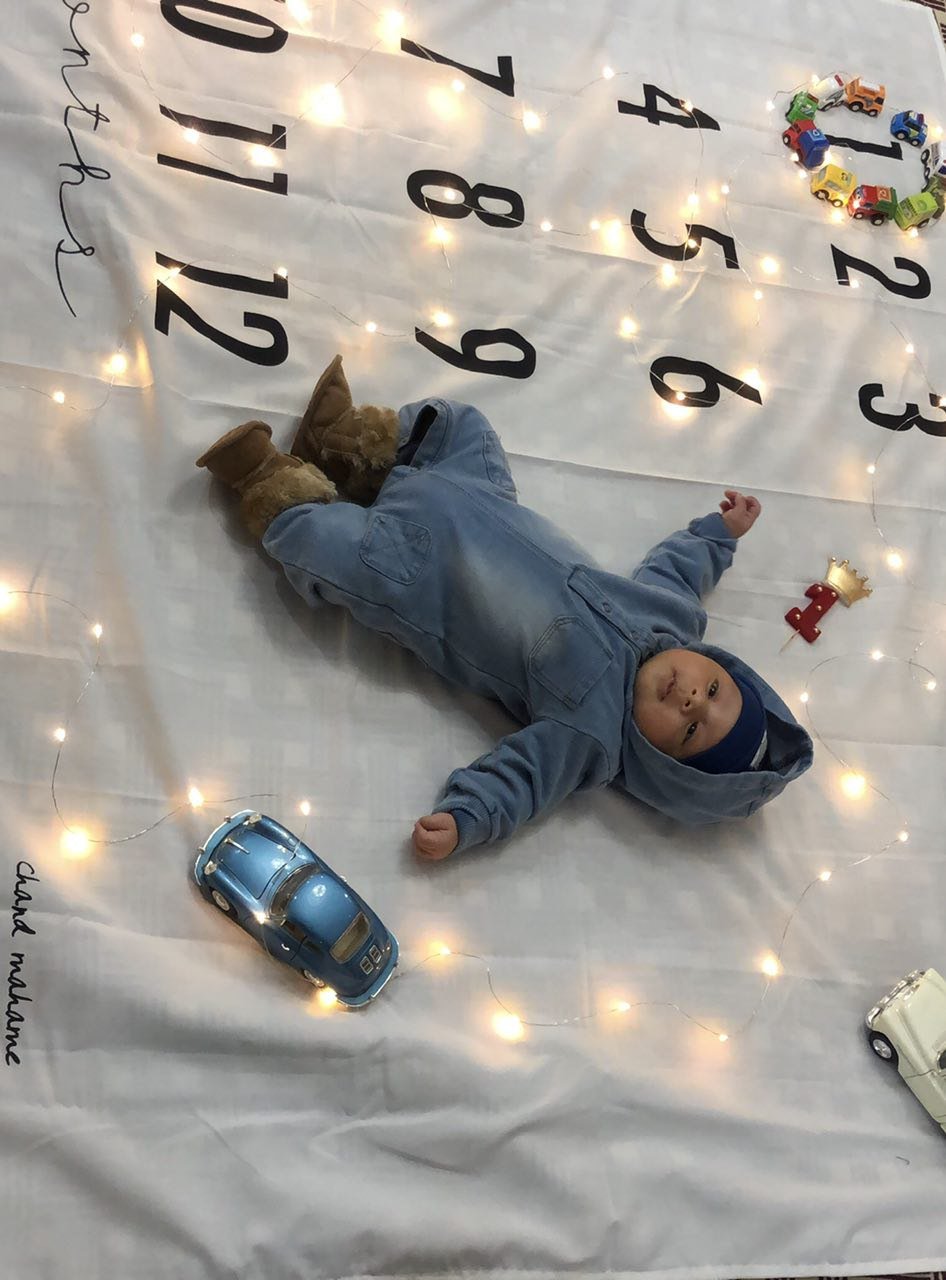 پارچه ماهگرد نوزاد طرح کلاسیک هیراد پورعسگری