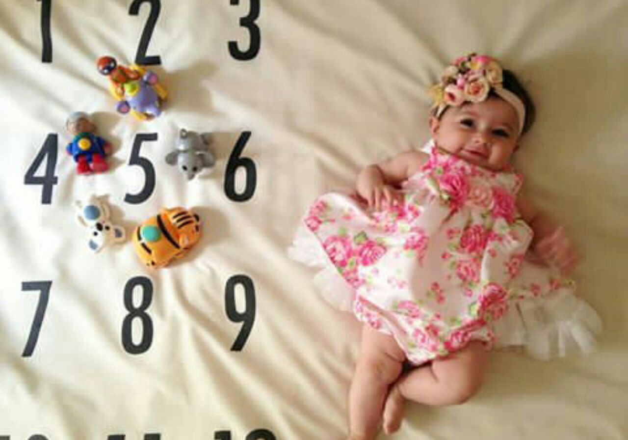 پارچه ماهگرد نوزاد طرح کلاسیک هیراد پورعسگری