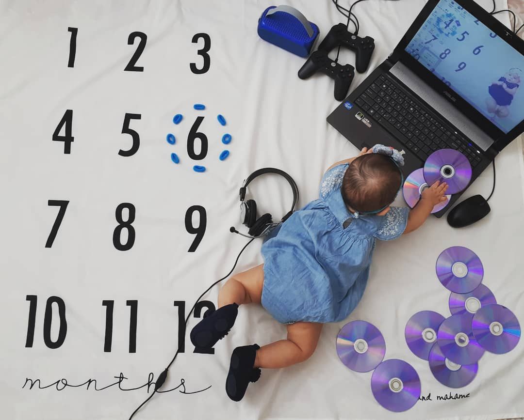 پارچه ماهگرد نوزاد طرح کلاسیک هیراد پورعسگری