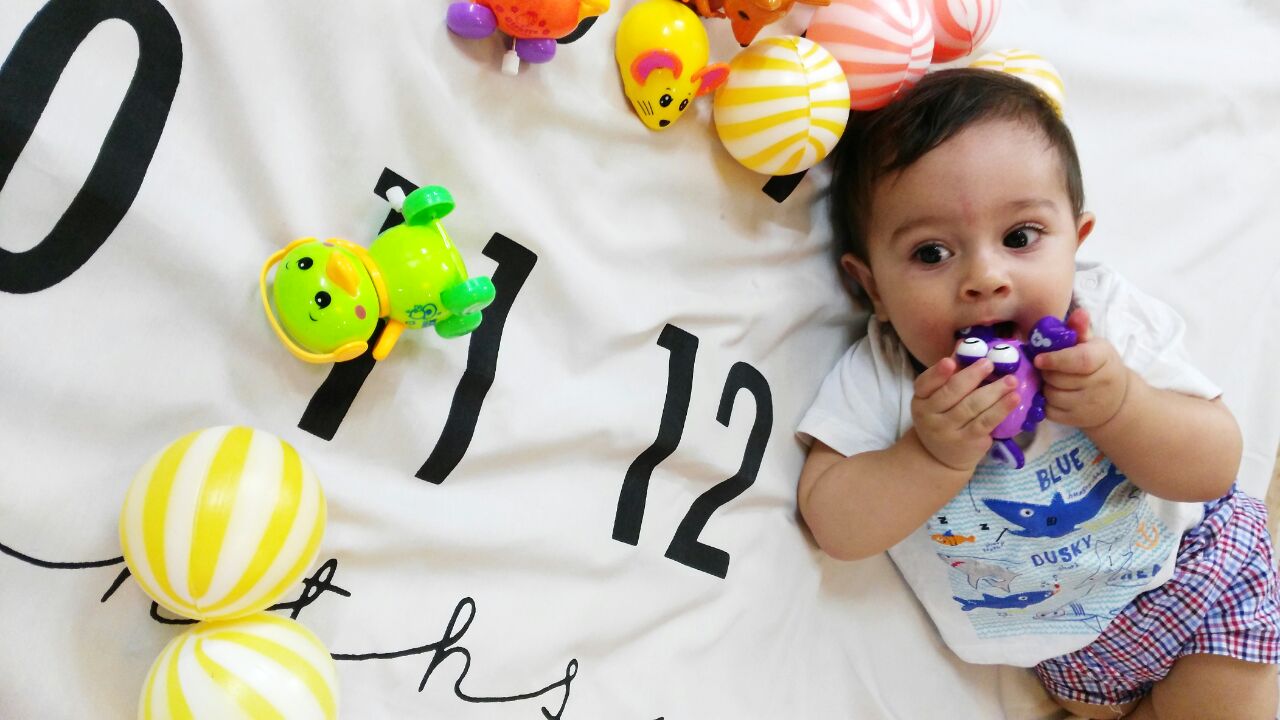 پارچه ماهگرد نوزاد طرح کلاسیک هیراد پورعسگری