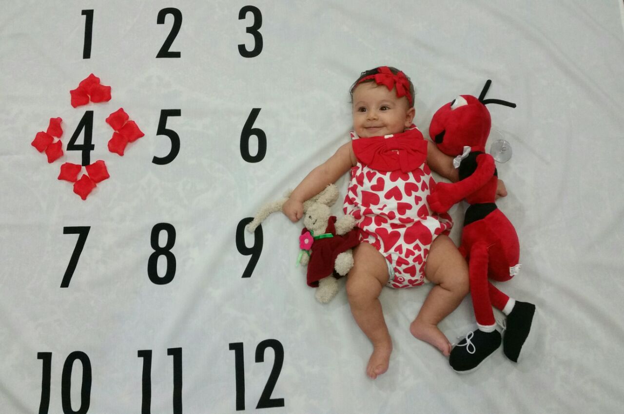 پارچه ماهگرد نوزاد طرح کلاسیک هیراد پورعسگری