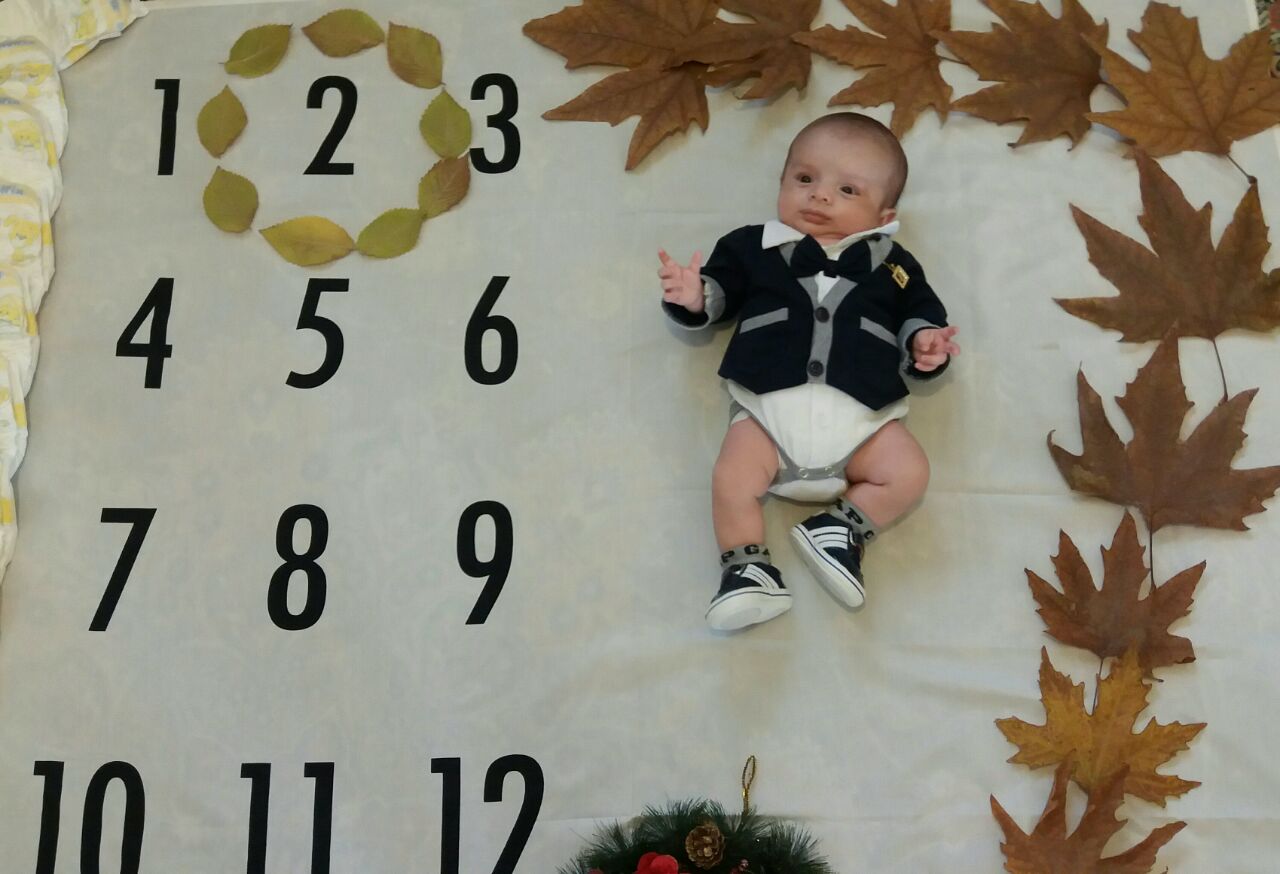 پارچه ماهگرد نوزاد طرح کلاسیک هیراد پورعسگری