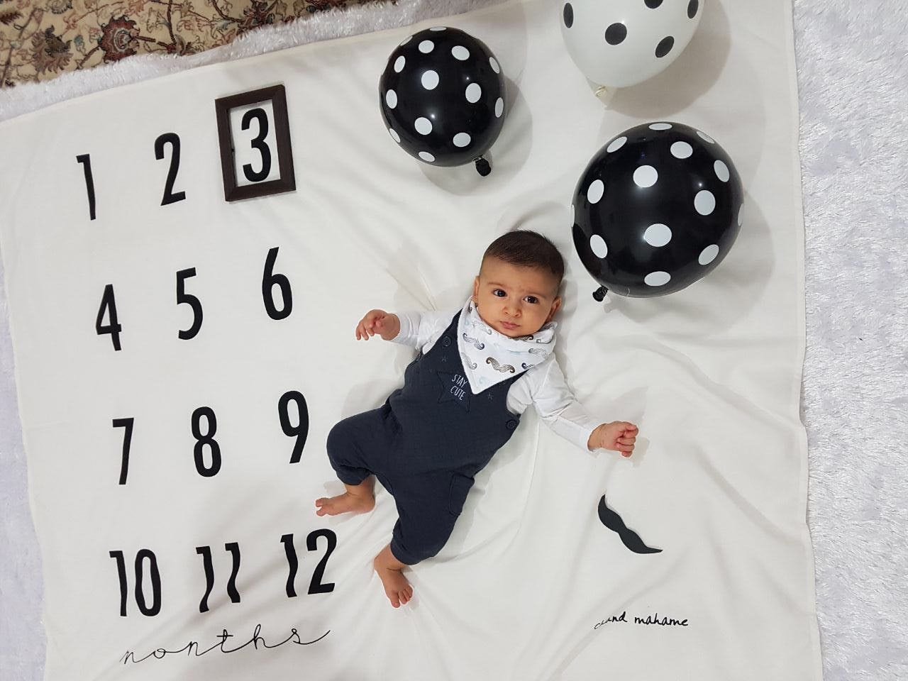 پارچه ماهگرد نوزاد طرح کلاسیک هیراد پورعسگری