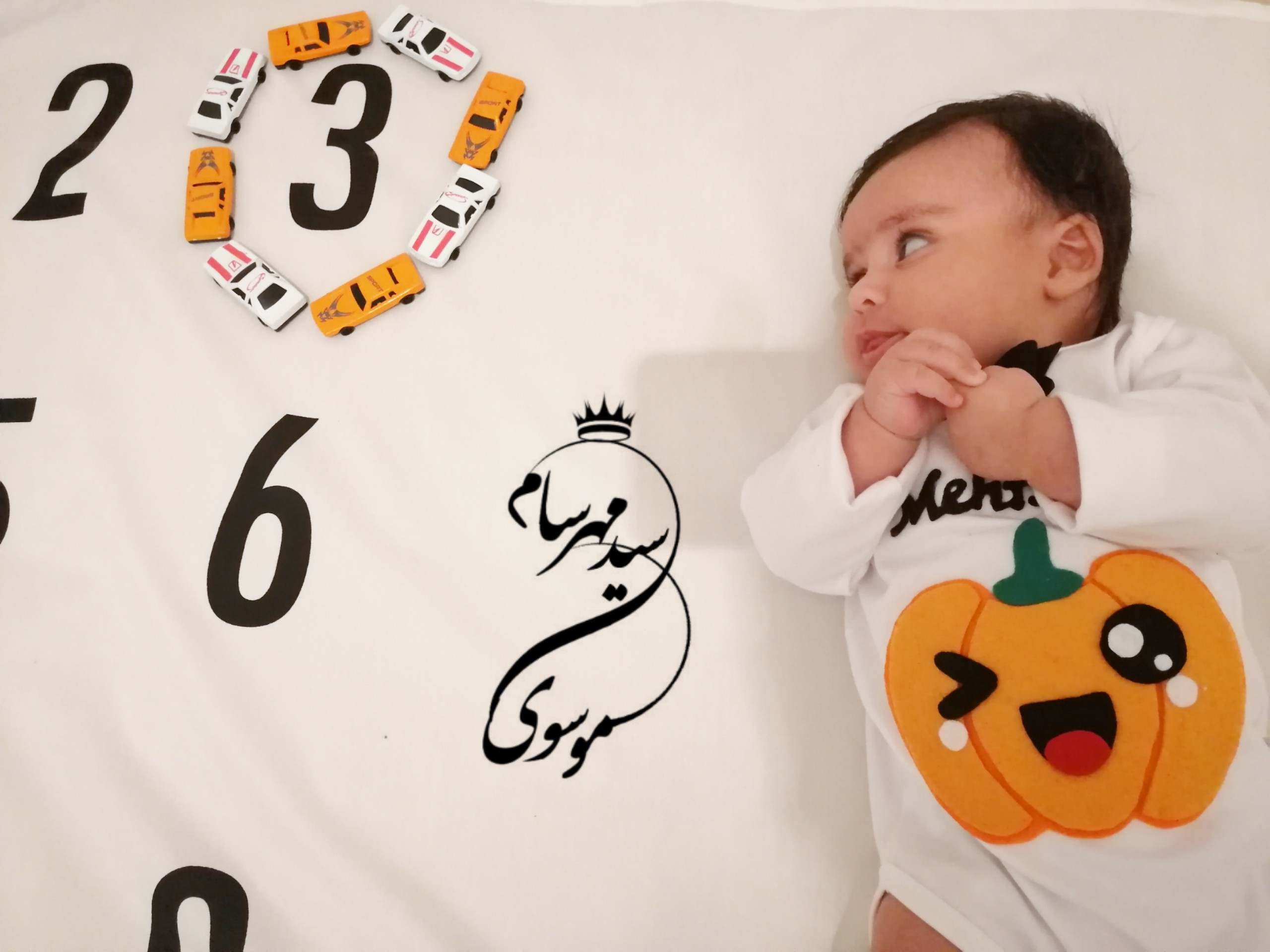پارچه ماهگرد نوزاد طرح کلاسیک سید مهرسام موسوی