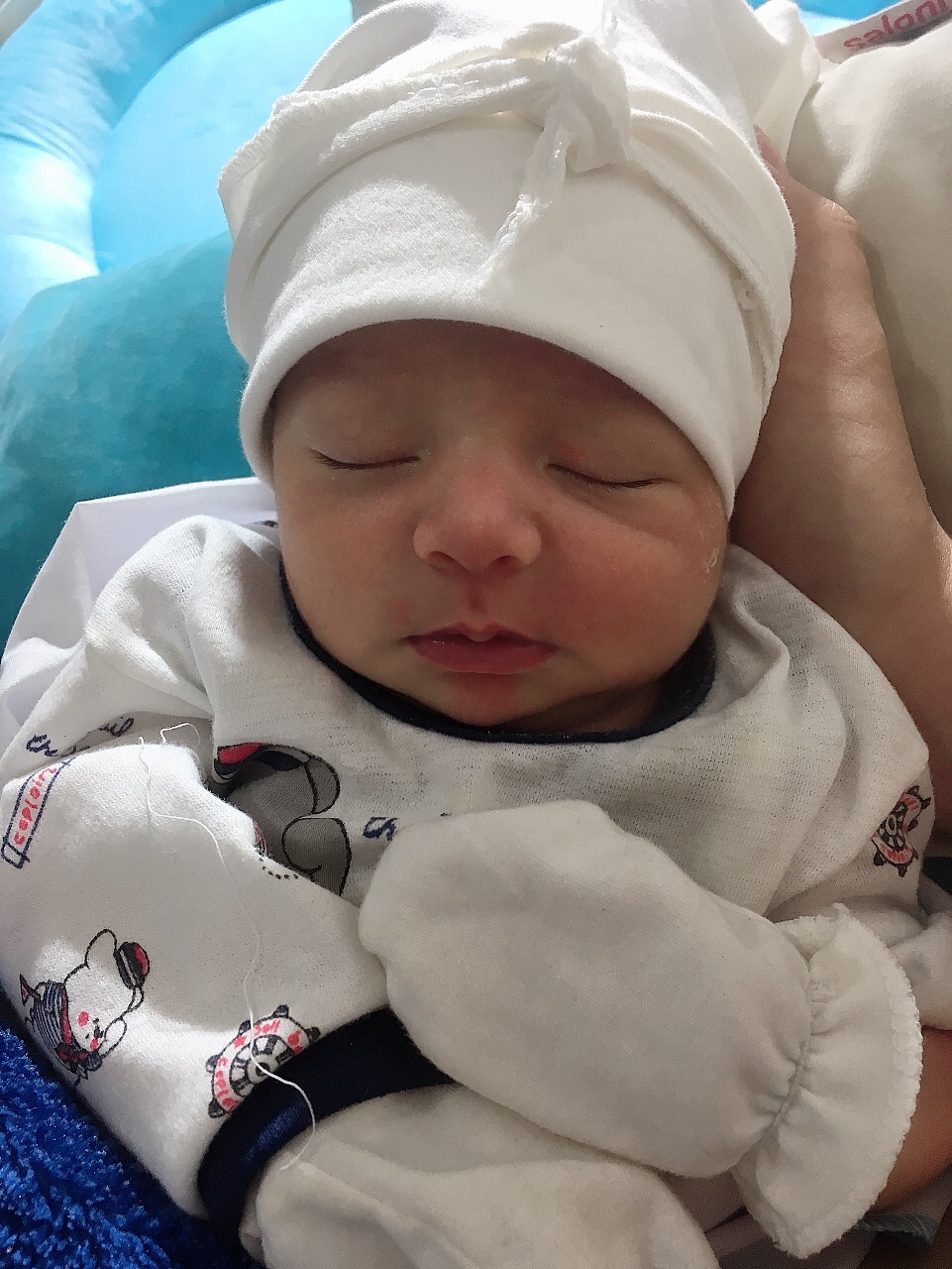 یک ماهگی نوزاد آروين كريمي