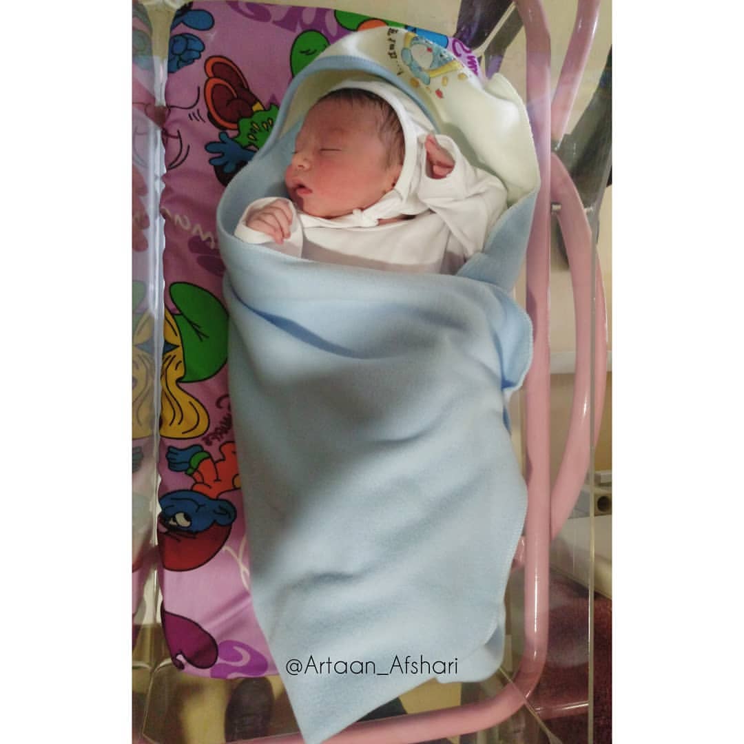 متولد شدن نوزاد آرتان افشاری