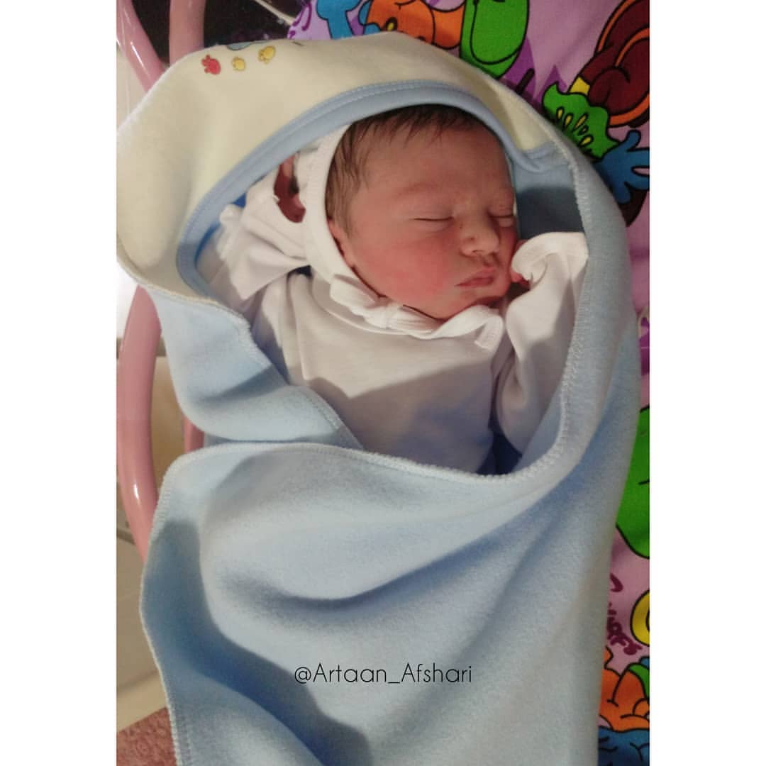 متولد شدن نوزاد آرتان افشاری