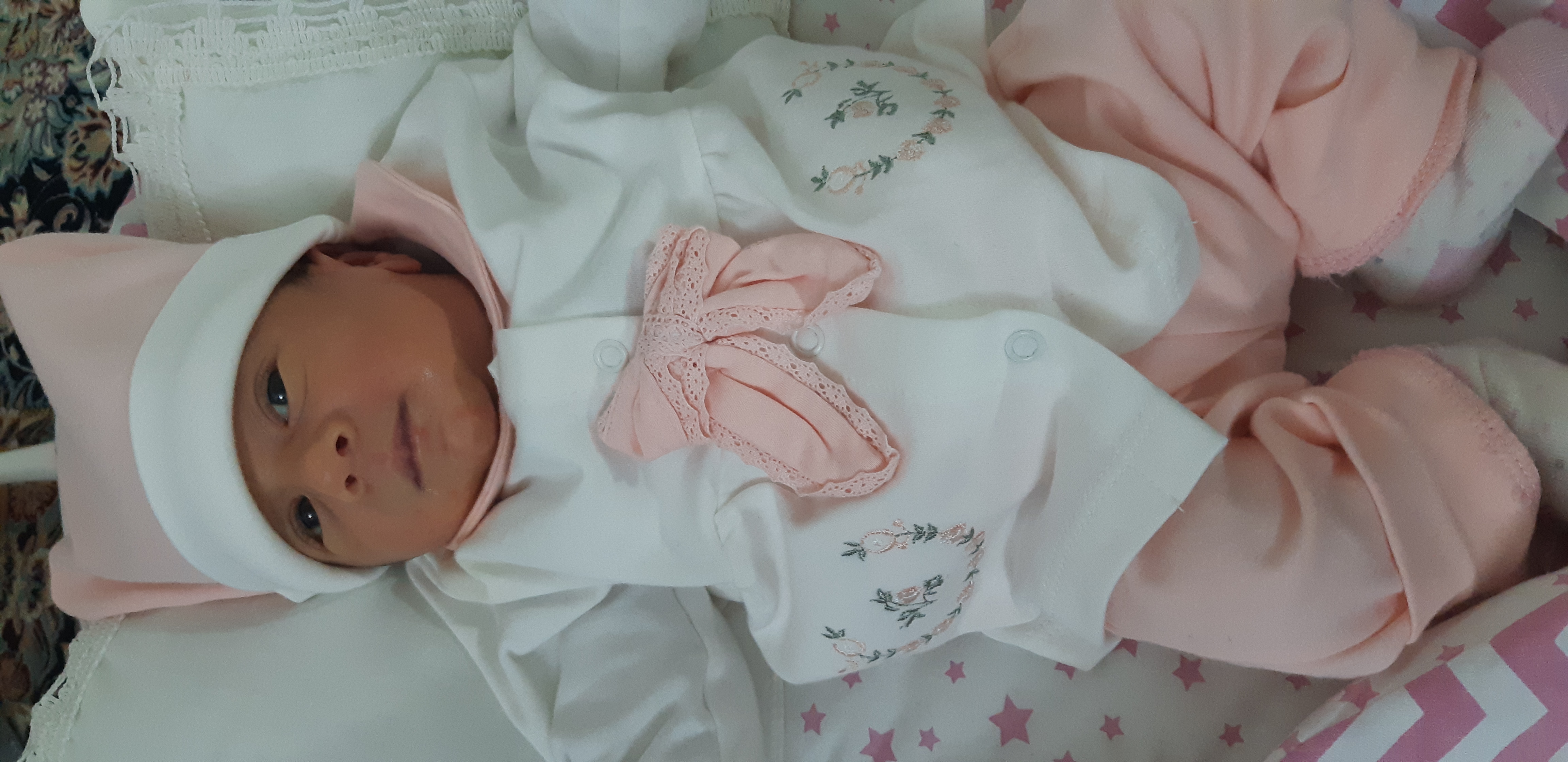 متولد شدن نوزاد سایا بهرام پور