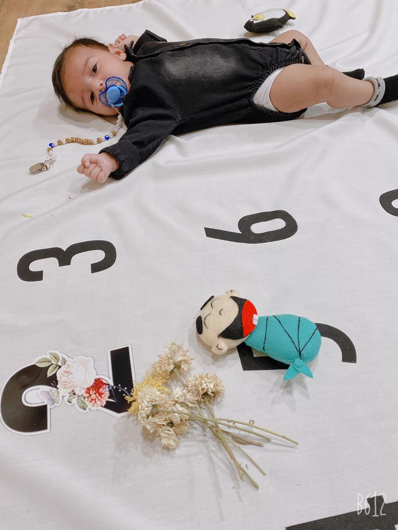 یک ماهگی نوزاد وريا عابدزاده