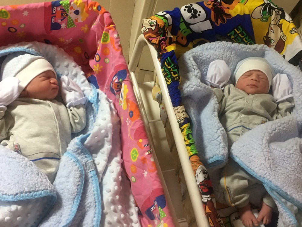 شب یلدا کودک رادین و رایان