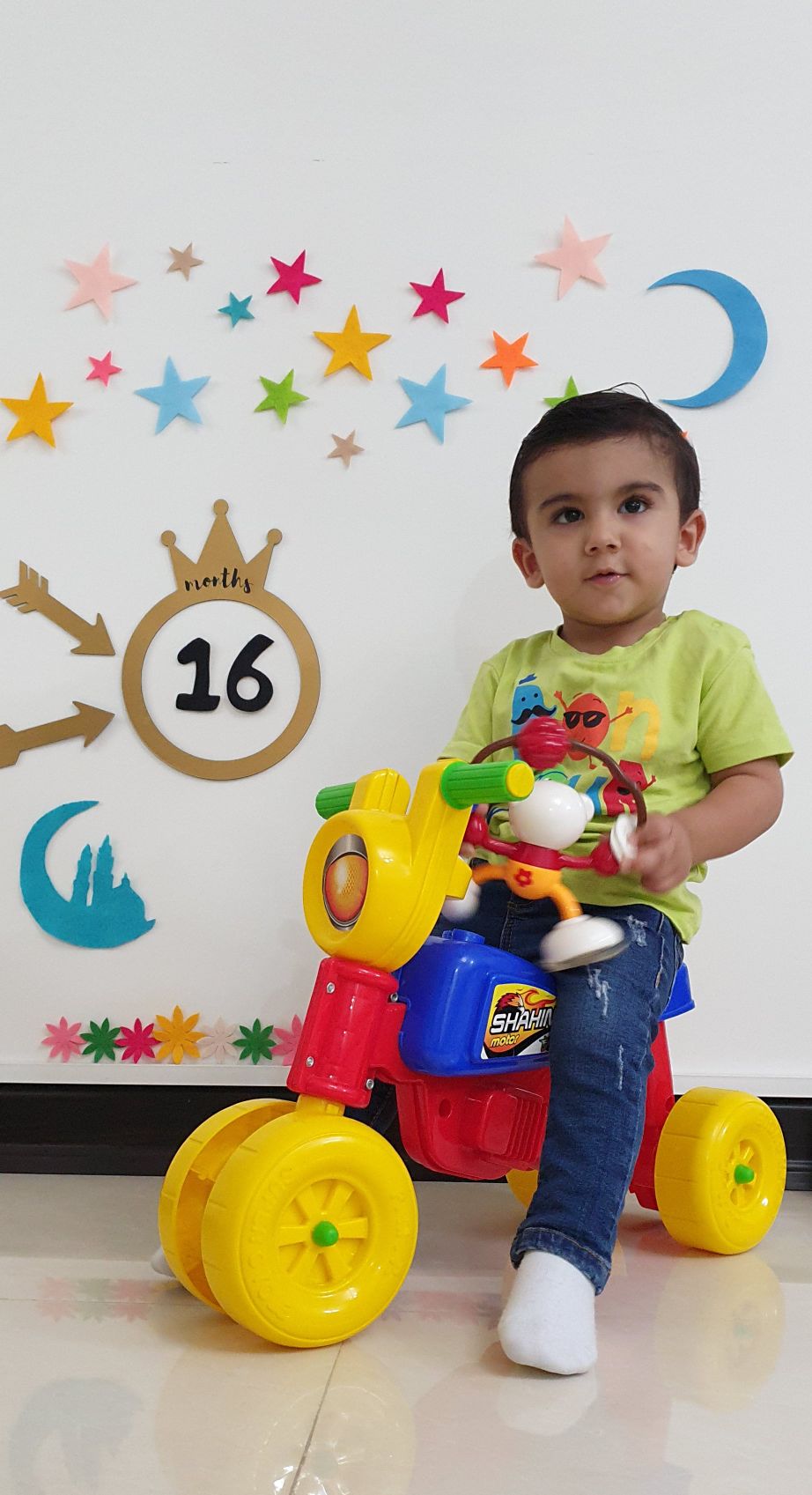 شانزده ماهگی کودک رادین و آیلین اسکندرزاده